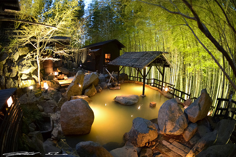 outdoor-onsen-japan