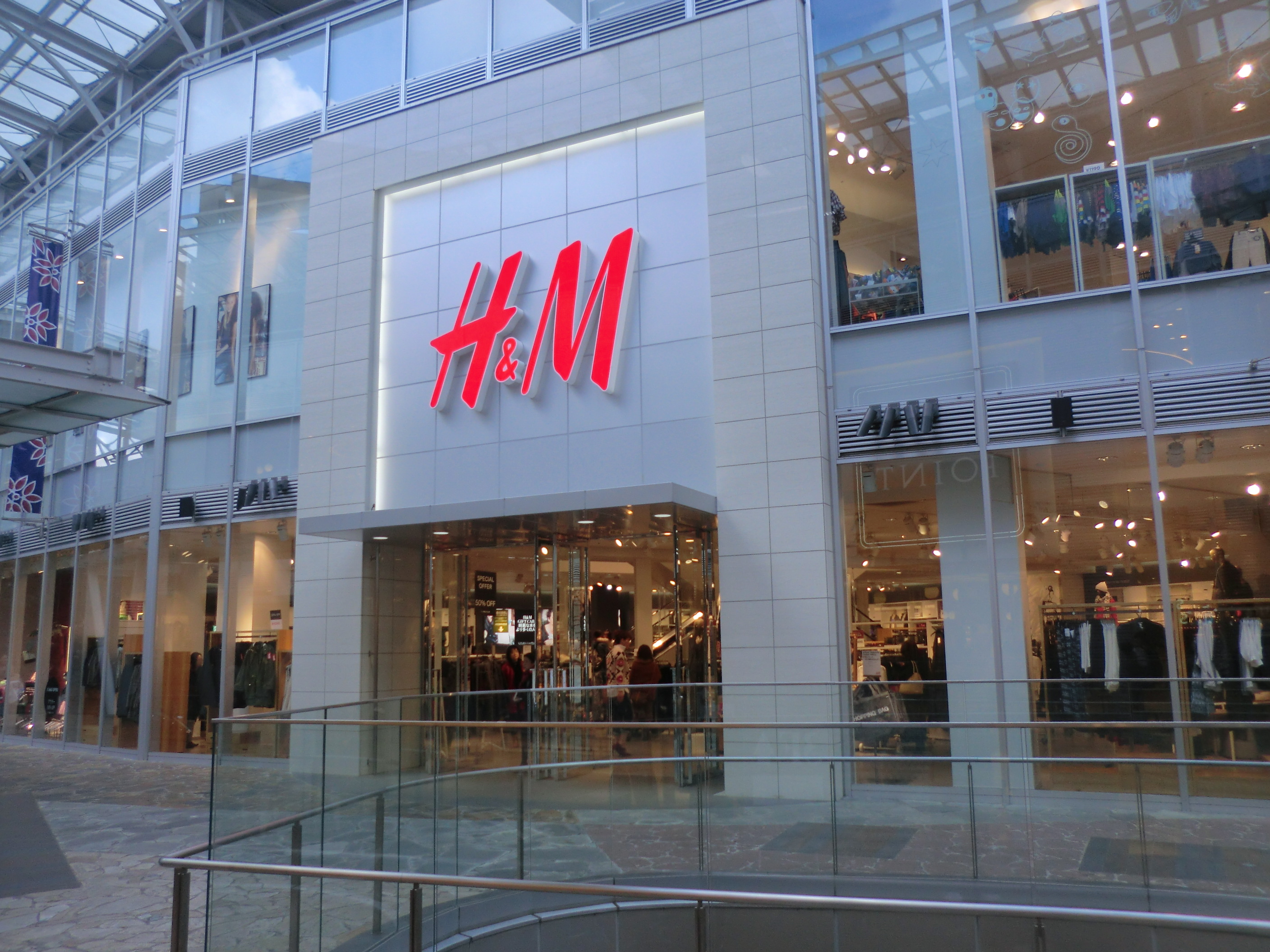 H&M 00