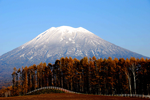 Yotei-zan-from-hirafu 03