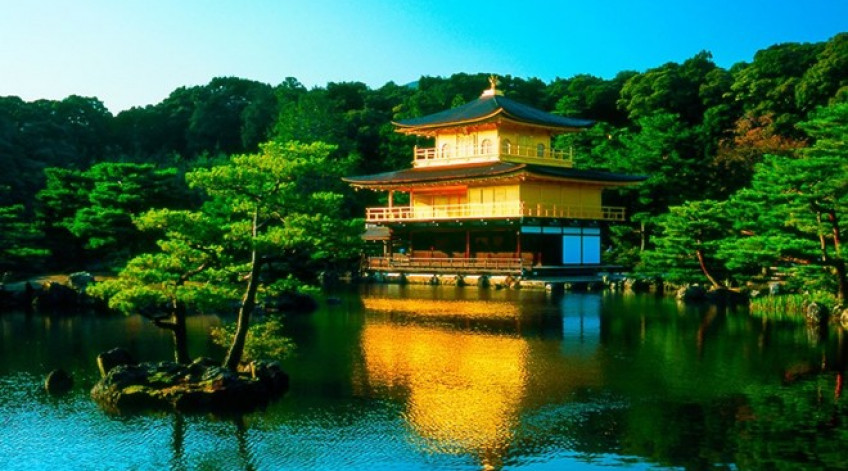 Được phủ kín bằng lá vàng ròng, Kim Các Tự là điểm đến nổi tiếng bậc nhất Kyoto.